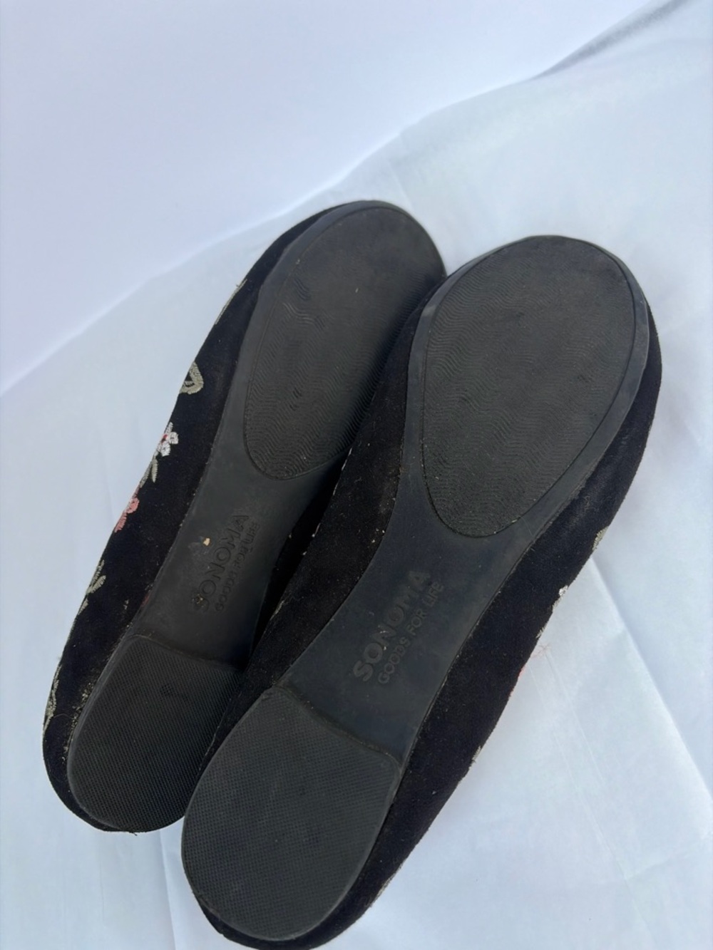 Kohl's Black Floral Embroidered Ballet Flats - Picture 6 of 7